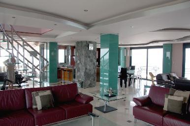 Royal Cliff 3
