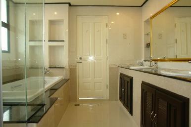 Royal Cliff 10