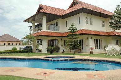 Cosy Beach Luxury Home 1