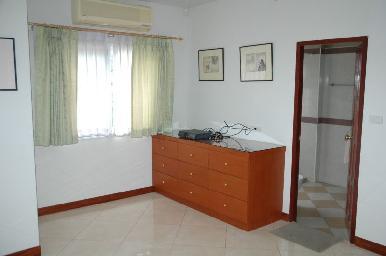 Cosy Beach Luxury Home 9