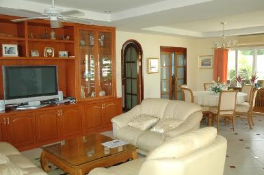 Cosy Beach Luxury Home 5