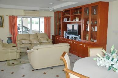 Cosy Beach Luxury Home 4