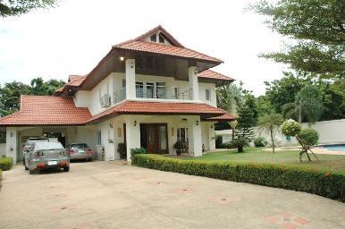 Cosy Beach Luxury Home 2