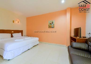 Sun and Beach Hostel 25