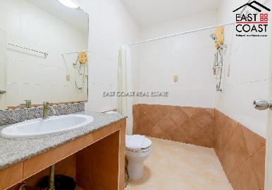 Sun and Beach Hostel 38
