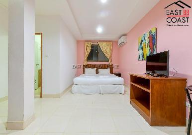 Sun and Beach Hostel 46