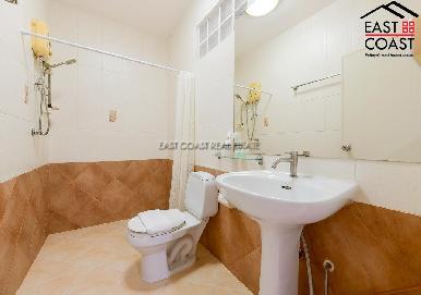 Sun and Beach Hostel 48