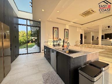 Spectacular Luxury Villa 15