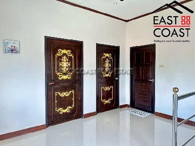 Private House At Soi Thung Klom Tan man 4