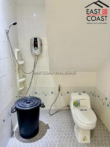 Private House At Soi Thung Klom Tan man 9