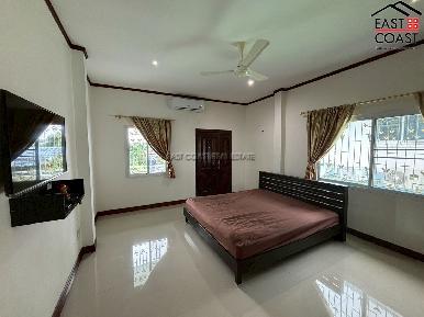 Private House At Soi Thung Klom Tan man 1