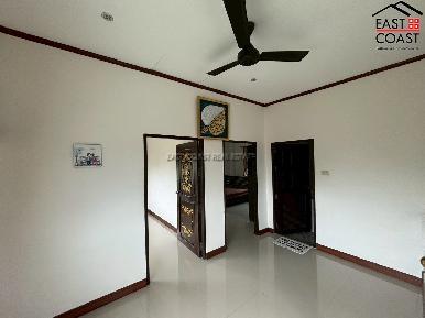 Private House At Soi Thung Klom Tan man 16