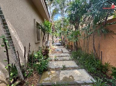 Silk Road Place 21