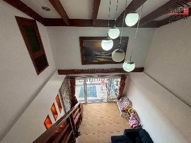 Royal Hill 8