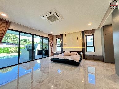 Private Pool Villa in Toongklom Talman 19