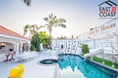 White House Villa in Baan Koon Suk 2 16