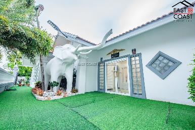 White House Villa in Baan Koon Suk 2 24