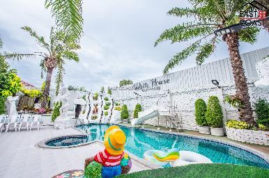 White House Villa in Baan Koon Suk 2 27