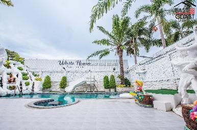 White House Villa in Baan Koon Suk 2 28