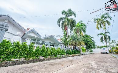 White House Villa in Baan Koon Suk 2 29