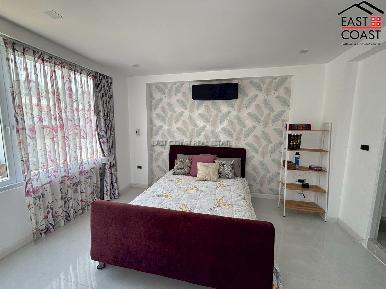 Palm Oasis 32