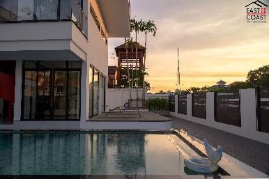 Yacht Club Seaview Villa 2