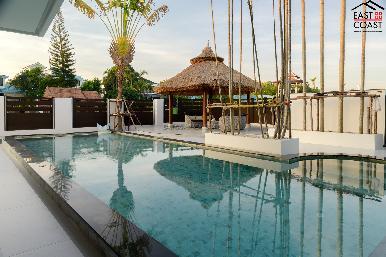 Yacht Club Seaview Villa 5