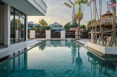 Yacht Club Seaview Villa 6