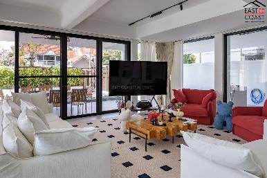 Yacht Club Seaview Villa 8