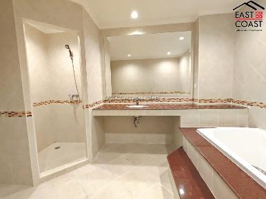 Large One Bed at View Talay Residence 5 10