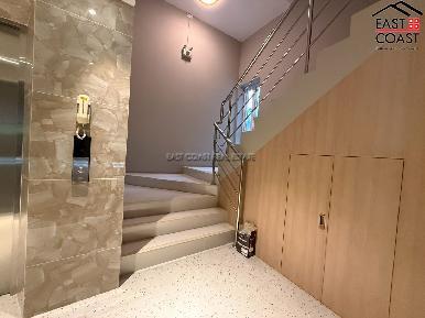 Residential Condominium Building + office rooms 7