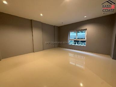 Residential Condominium Building + office rooms 39