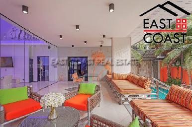Royal Grand Luxury Pool Villa 32