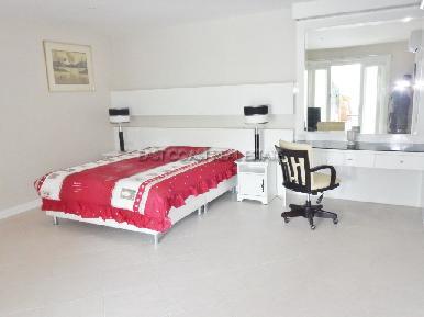 Executive Residence 4 6