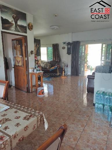 House with Apartment 32