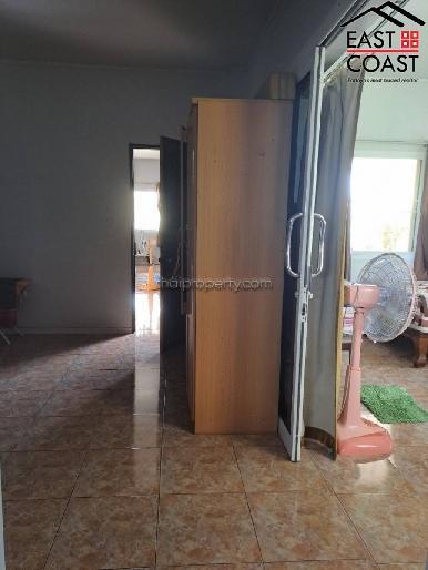 House with Apartment 33