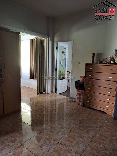 House with Apartment 39