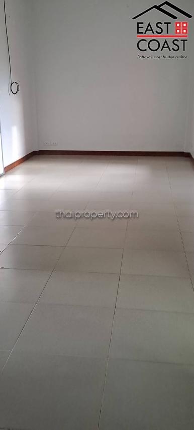 House with Apartment 52