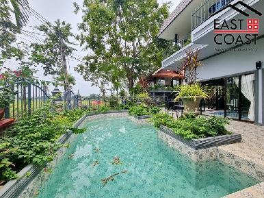Junglemoon Pool Villa 4