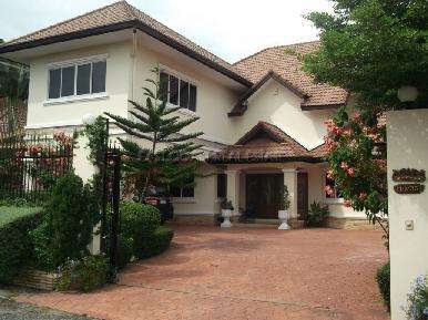 Lake Side Court 6