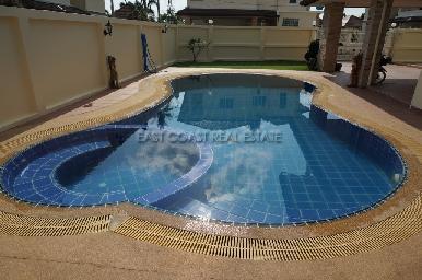 Lakeside Court 2 4