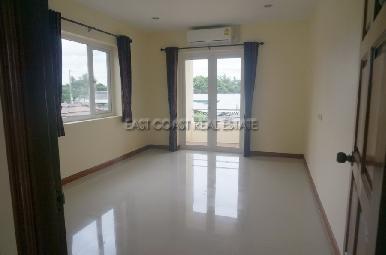 Lakeside Court 2 8