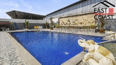 Luxury pool villa 19