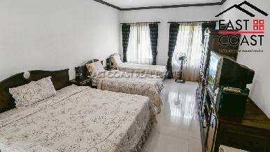 Luxury pool villa 17