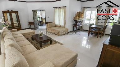 Luxury pool villa 5