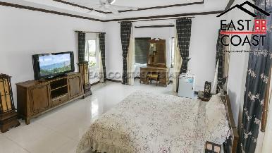 Luxury pool villa 31