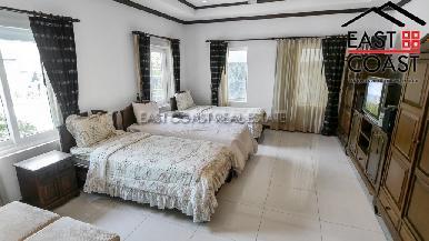 Luxury pool villa 32