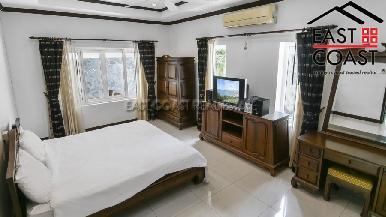 Luxury pool villa 33