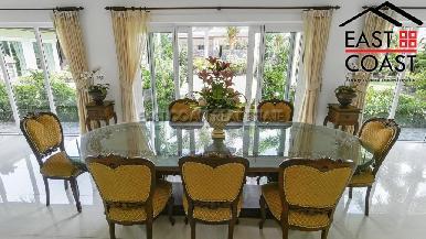Luxury pool villa 44