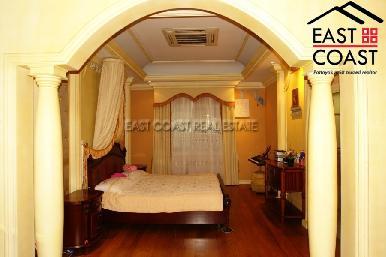 Majestic Residence 18